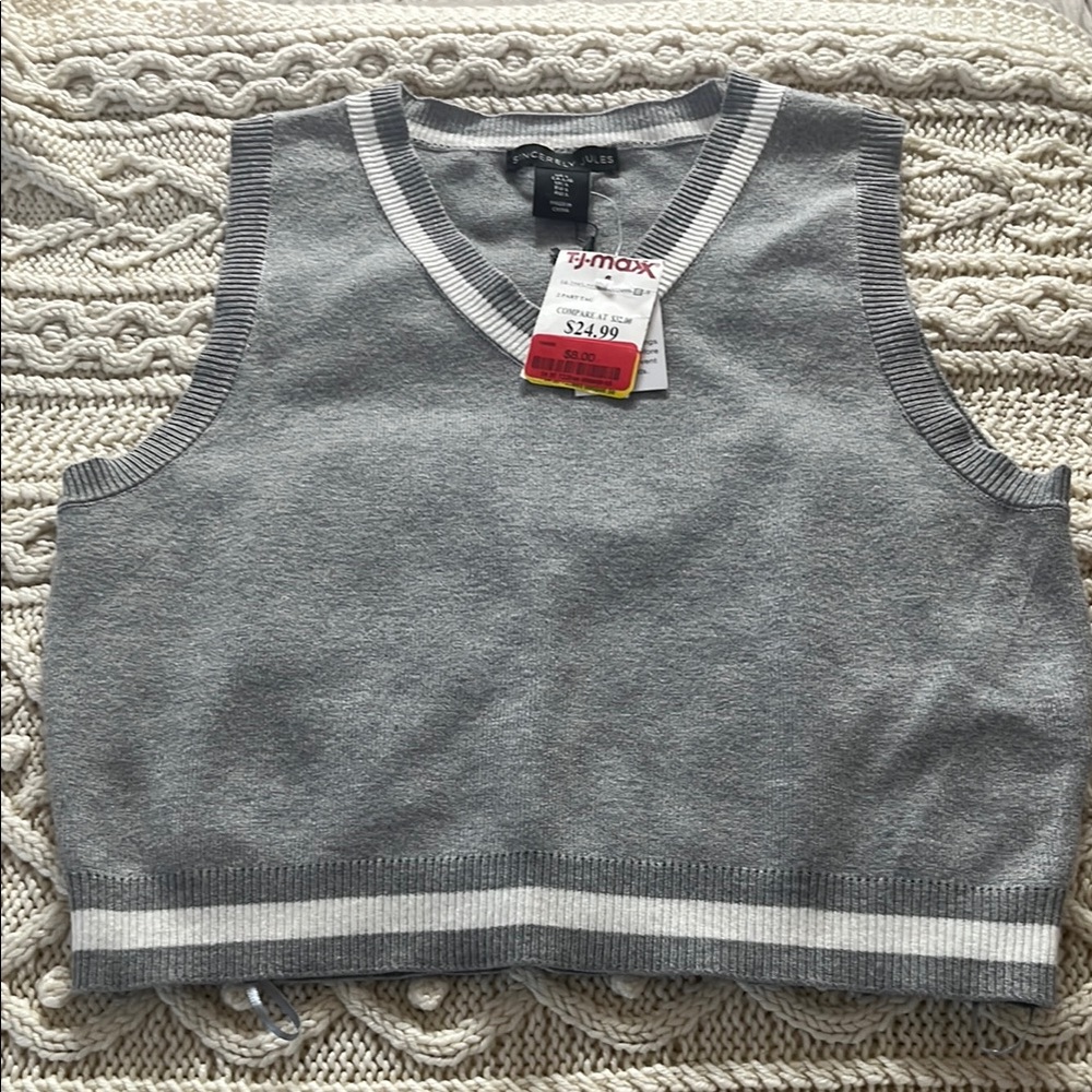 Gray Sleeveless Knit Vest